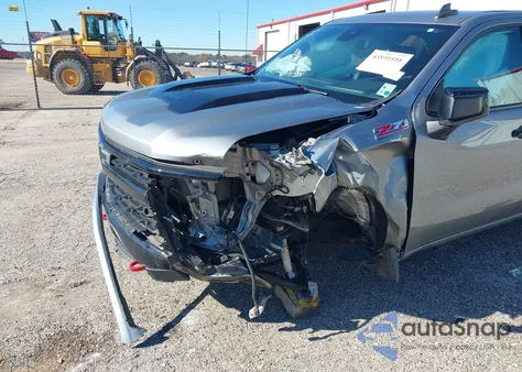 2024 Chevrolet Silverado 1500 4Wd Short Bed Lt Trail Boss z USA, uszkodzony, nr VIN 3GCUDFED3RG190809